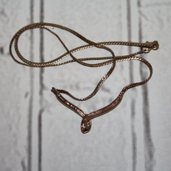 Beautiful gold drop necklace 17" - Picture 2 of 6